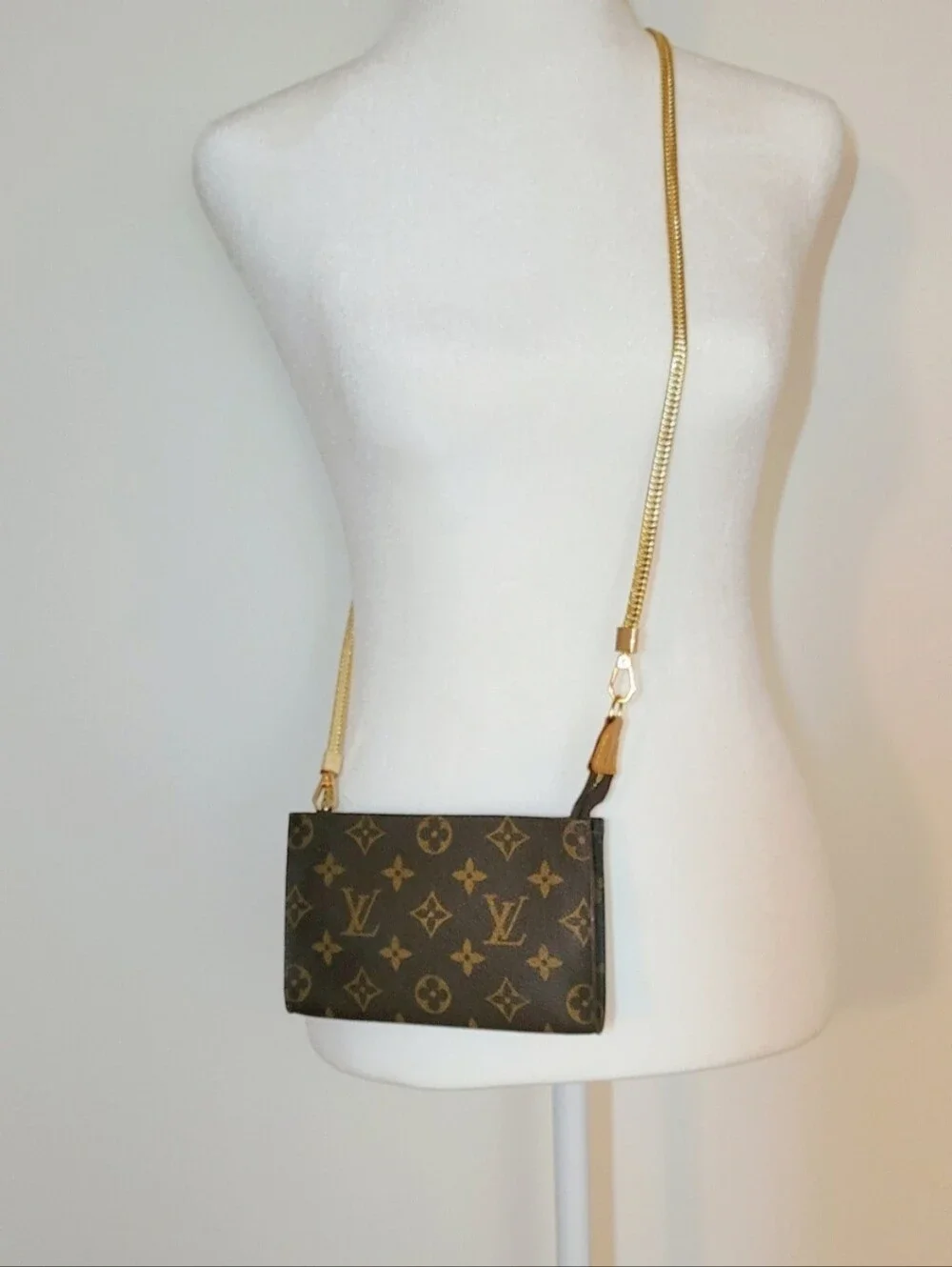 Authentic Louis Vuitton Brown Monogram Pouch - Picture 11 of 15